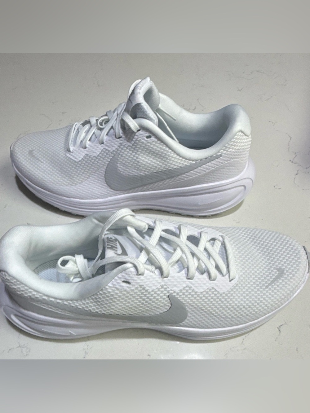 Nike Revolution 8 White Pure Platinum Men 8.5 / Women 10